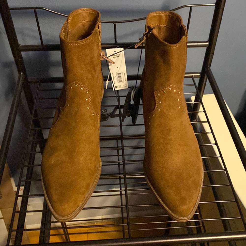 3/$20 Women’s boots - Picture 1 of 7